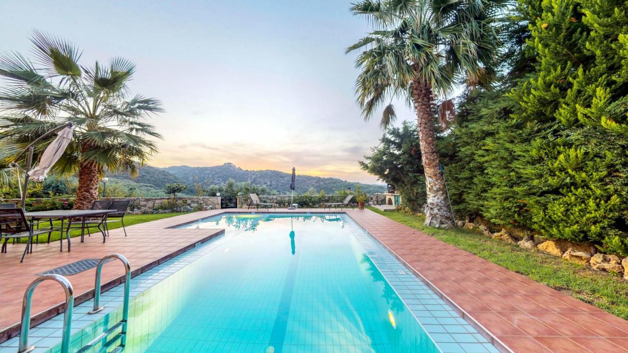 Meliades Villas Agia Marina Dış mekan fotoğraf