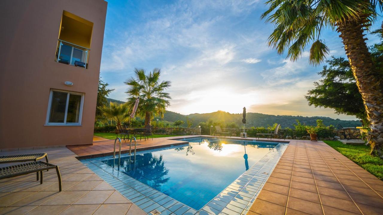Meliades Villas Agia Marina Dış mekan fotoğraf